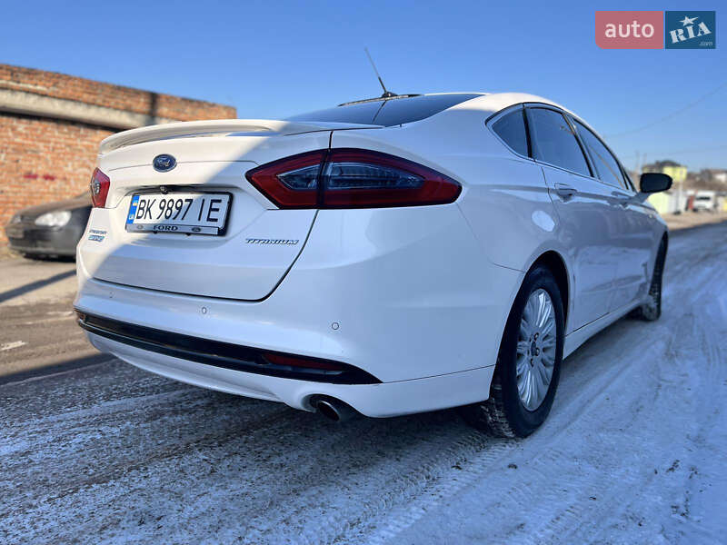 Седан Ford Fusion 2013 в Рівному