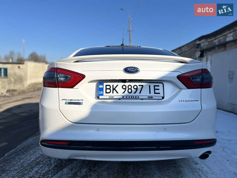 Седан Ford Fusion 2013 в Рівному