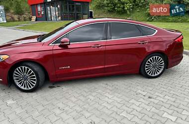 Седан Ford Fusion 2017 в 