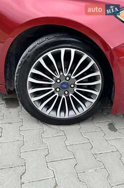 Седан Ford Fusion 2017 в 