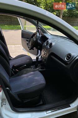 Хэтчбек Ford Fusion 2010 в 