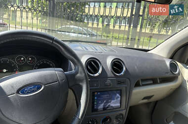 Хэтчбек Ford Fusion 2007 в 