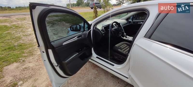Седан Ford Fusion 2014 в Чернігові