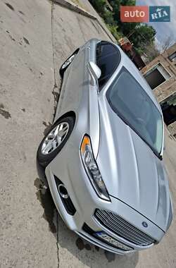 Седан Ford Fusion 2016 в 