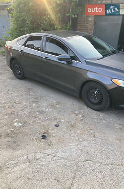 Седан Ford Fusion 2016 в 