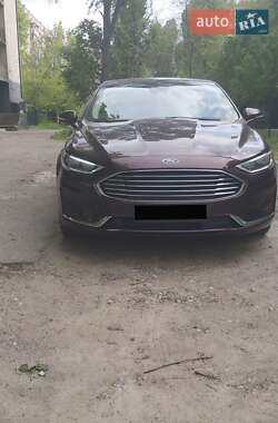 Седан Ford Fusion 2019 в 