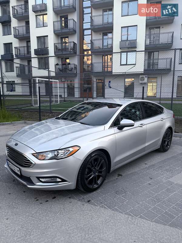 Седан Ford Fusion 2017 в 