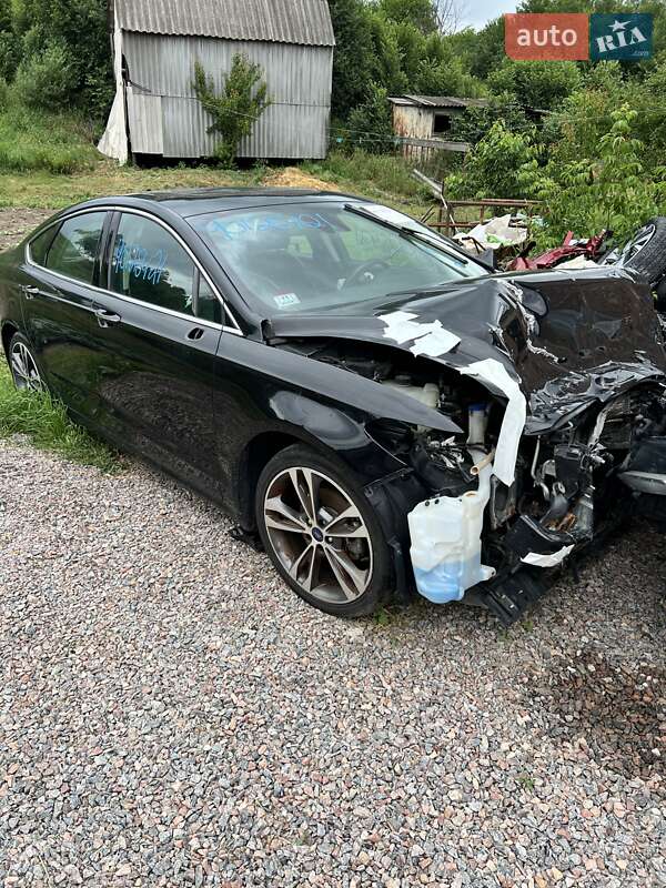 Седан Ford Fusion 2020 в 