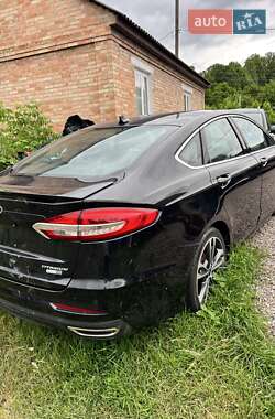 Седан Ford Fusion 2020 в 