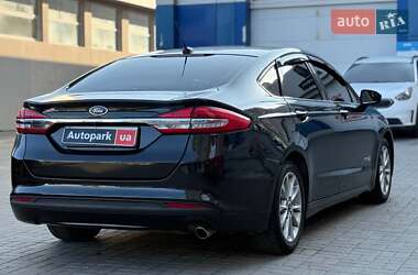 Седан Ford Fusion 2017 в 