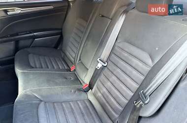 Седан Ford Fusion 2017 в 