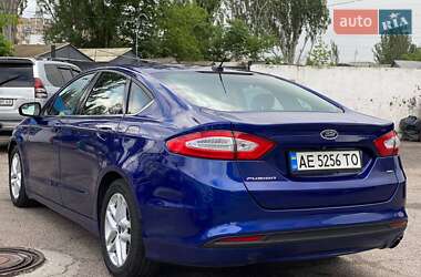 Седан Ford Fusion 2015 в 