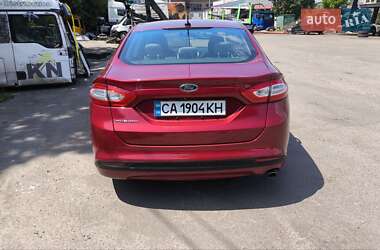 Седан Ford Fusion 2016 в 