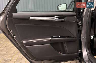 Седан Ford Fusion 2013 в 