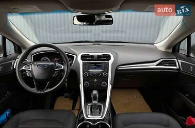 Седан Ford Fusion 2013 в 
