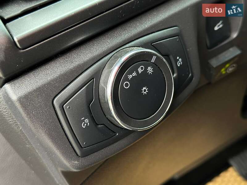 Седан Ford Fusion 2013 в Стрию