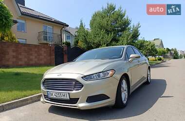 Седан Ford Fusion 2015 в 