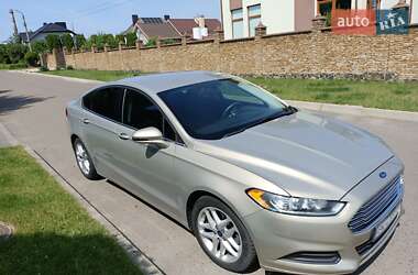 Седан Ford Fusion 2015 в 