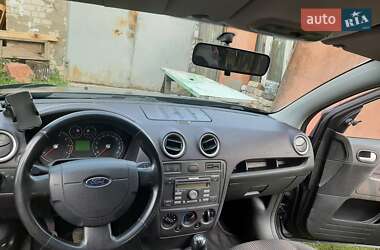Хэтчбек Ford Fusion 2005 в 