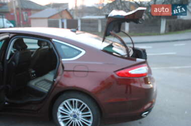 Седан Ford Fusion 2016 в 