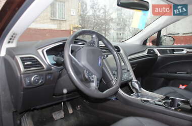 Седан Ford Fusion 2016 в 