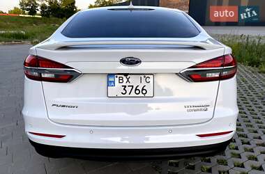 Седан Ford Fusion 2019 в 