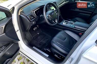 Седан Ford Fusion 2019 в 