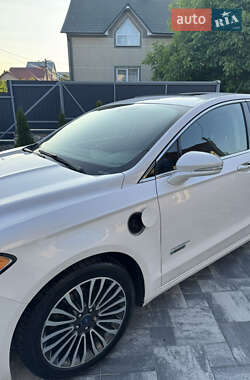 Седан Ford Fusion 2017 в 