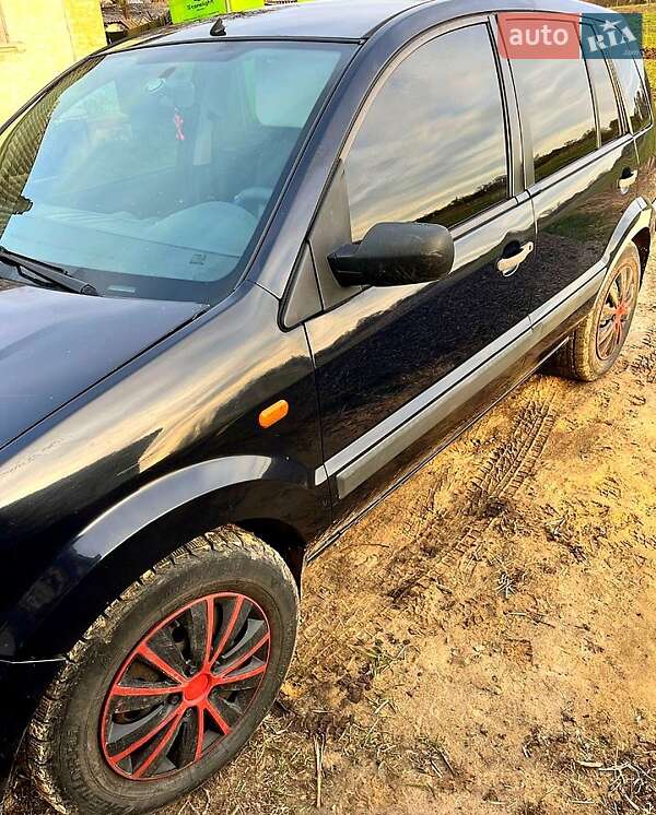 Хэтчбек Ford Fusion 2005 в Козельце