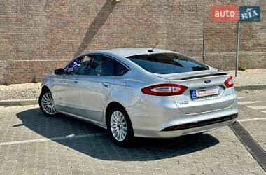Седан Ford Fusion 2014 в 