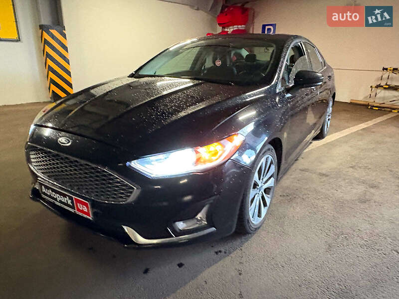 Седан Ford Fusion 2019 в Харкові