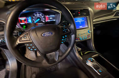 Седан Ford Fusion 2019 в 