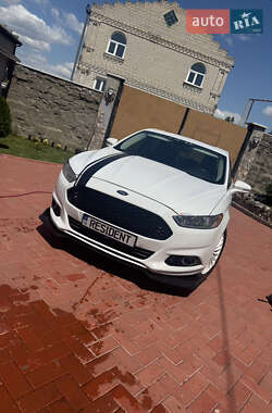 Седан Ford Fusion 2014 в 