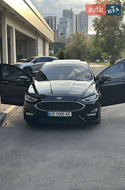 Седан Ford Fusion 2017 в 