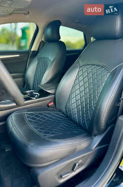 Седан Ford Fusion 2015 в 