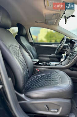Седан Ford Fusion 2015 в 