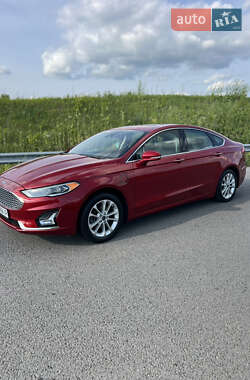 Седан Ford Fusion 2020 в 