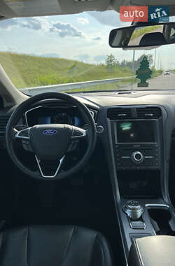 Седан Ford Fusion 2020 в 
