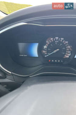 Седан Ford Fusion 2020 в 