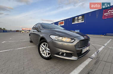 Седан Ford Fusion 2013 в 