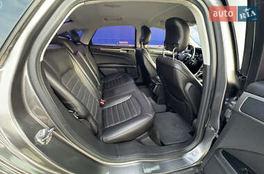 Седан Ford Fusion 2013 в 