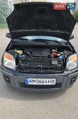 Хэтчбек Ford Fusion 2011 в 