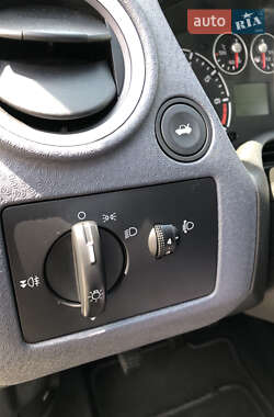 Хэтчбек Ford Fusion 2011 в 