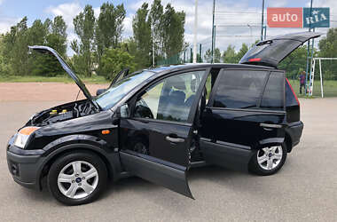 Хэтчбек Ford Fusion 2011 в 