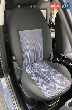 Хэтчбек Ford Fusion 2011 в 