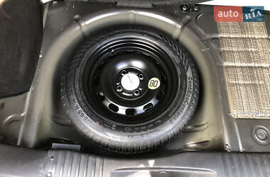 Хэтчбек Ford Fusion 2011 в 