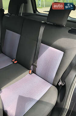 Хэтчбек Ford Fusion 2011 в 