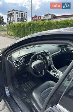 Седан Ford Fusion 2015 в 