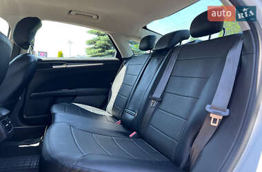 Седан Ford Fusion 2014 в 