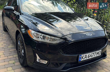 Седан Ford Fusion 2019 в 